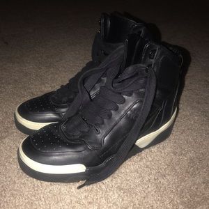 Men’s Givenchy Sneakers Size 8